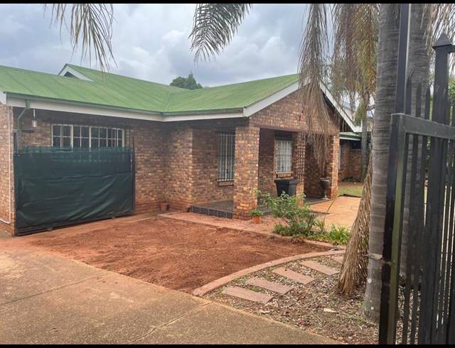 4 BEDROOM HOUSE FOR SALE IN DANVILLE